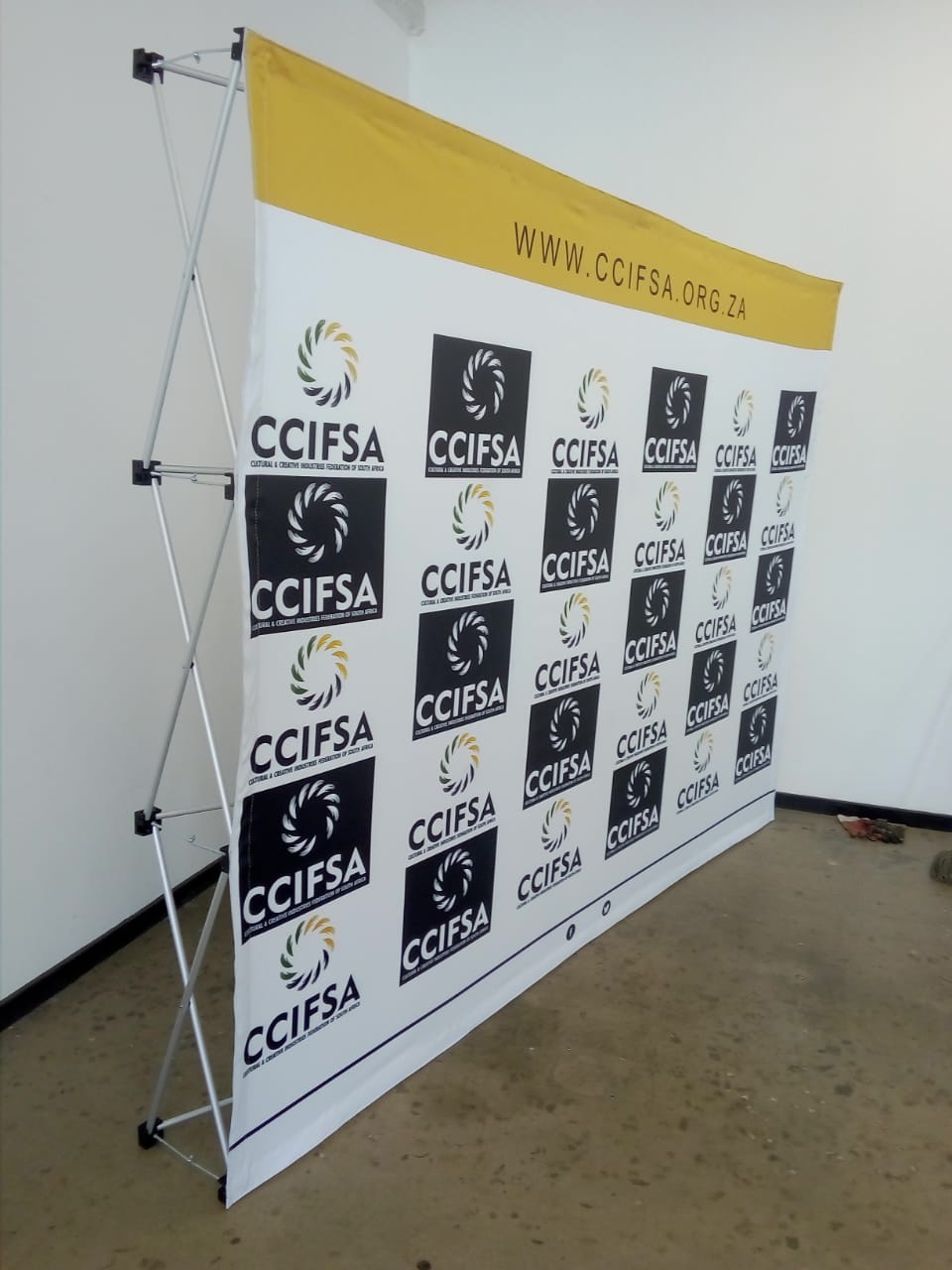 WallBanner 2300mmx6000mm (Mediawall) - Image 4